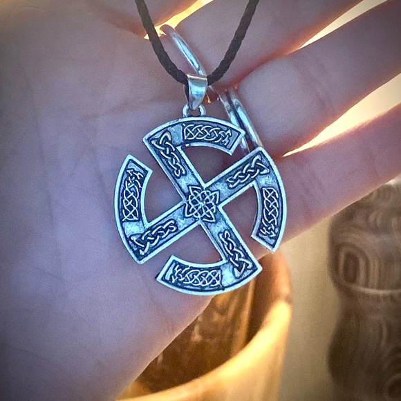 Super Celtic Style Necklace 🔥 - Picture 2 of 9